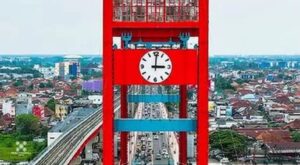 Ruwetnya Birokrasi Hambat Perbaikan Jam Ikonik Jembatan Ampera
