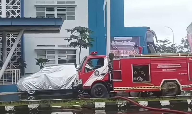 Kampus B UIN Raden Fatah Dilalap Api, Diduga Korsleting Jadi Pemicu