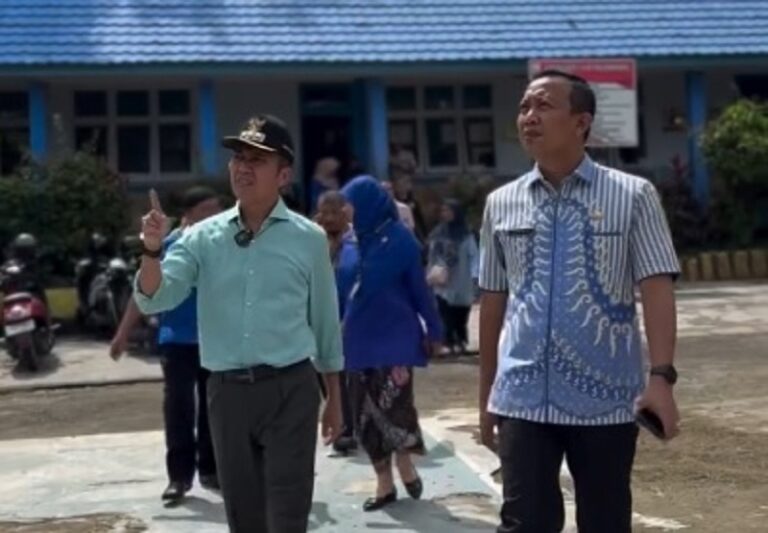 Wali Kota Palembang Realisasikan Janji Politik Lewat Bantuan Kuota Internet Guru
