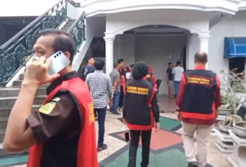 Rumah Harnojoyo dan Eddy Hermanto Tersangka Karupsi Proyek Pasar Cinde Digeledah Kejati