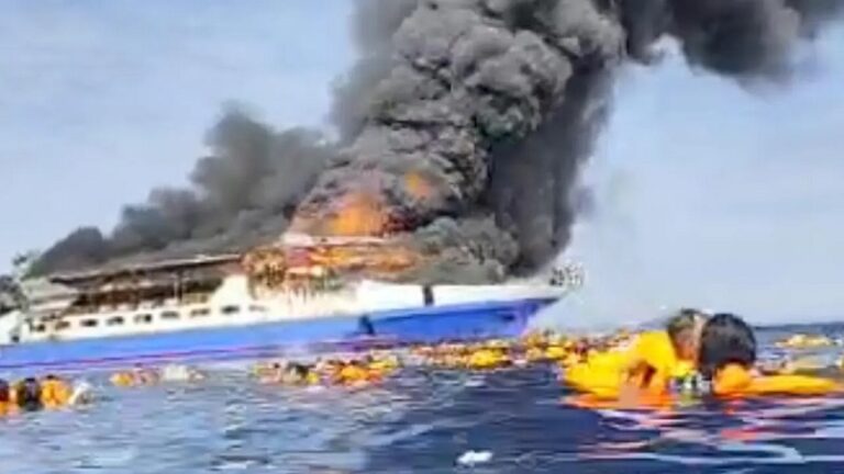 4 Kisah Dramatis di Tengah Laut dan Kobaran Api KM Barcelona 5