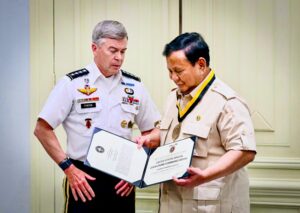 Presiden Prabowo Terima Medali Kehormatan dari Komando Operasi Khusus Amerika