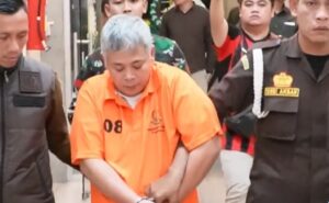 Buronan 11 Tahun Kasus Penggelapan Ditangkap Kejati Sumsel Depan Minimarket