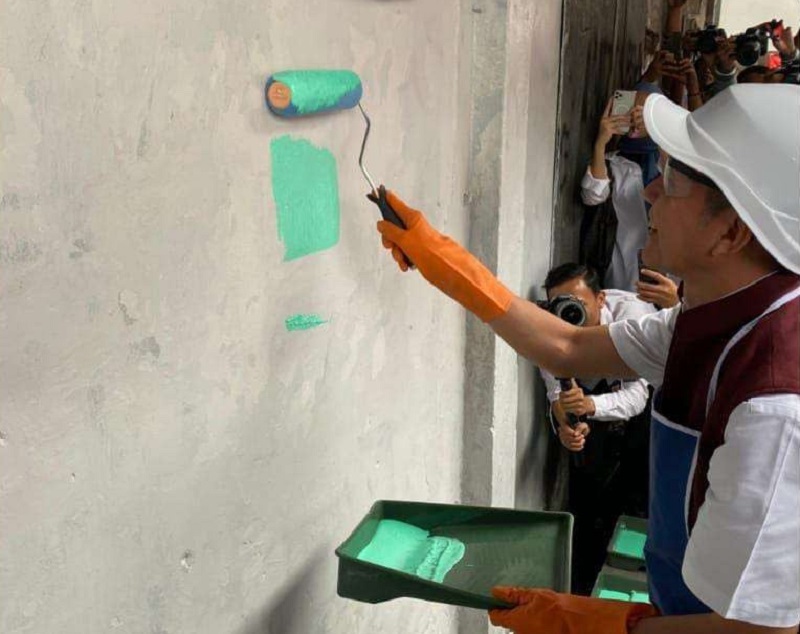 Wujudkan Program Palembang Belagak, Wali Kota Ikut Mengecat