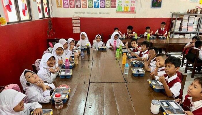MBG, Antara Gizi Anak dan Gizi Demokrasi