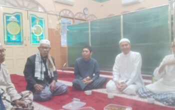 Kegiatan usai belajar tahsin di Masjid Al Ihsan yang juga diikuti para imam sholat di masjid ini. Terus belajar meski, sudah jadi imam karena ilmu Al quran sangat luas