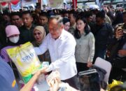 Pemprov Sumsel Gelar Pasar Murah, Warga Tahan Antre Panjang