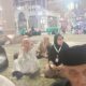 Jemaah Umroh Travel Momen Wisata Imani, saat di pelataran Masjid Nabawi