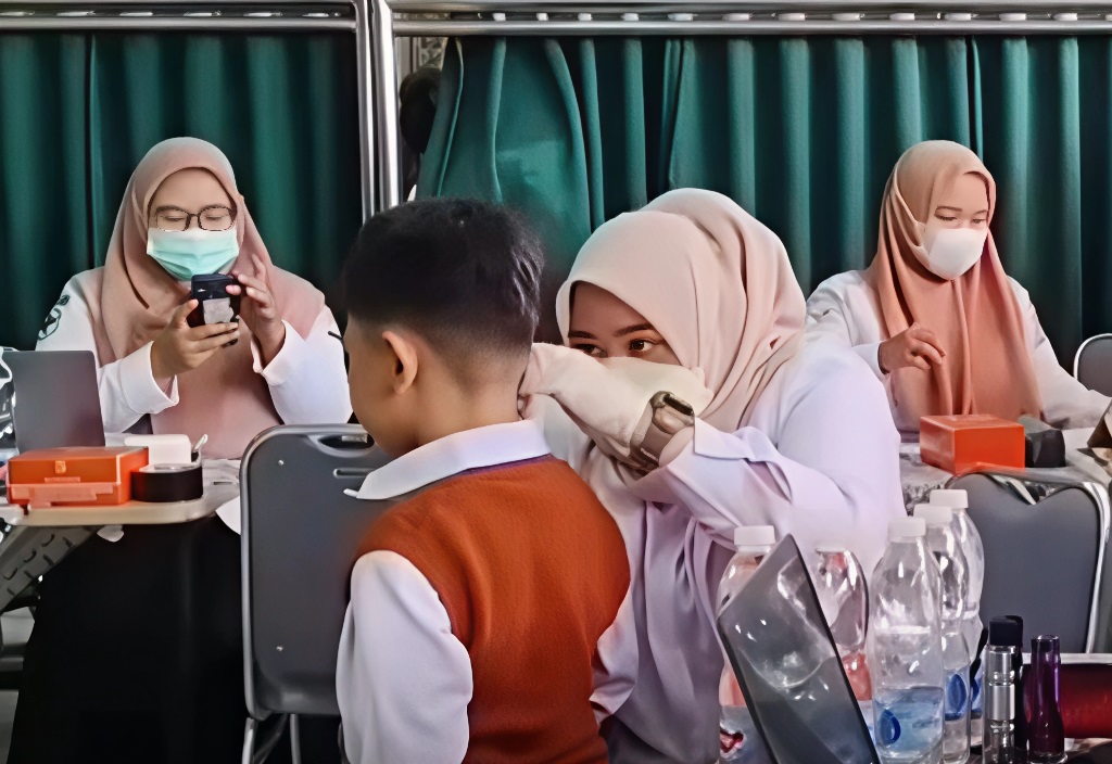 CGK Sekolah di Palembang: Karies Gigi dan Gangguan Penglihatan Paling Banyak
