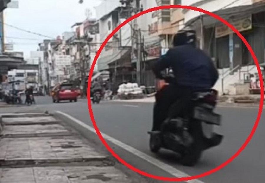 Sedang Live TikTok, Tukang Parkir di Palembang Tak Sengaja Rekam Aksi Jambret Kalung Emas