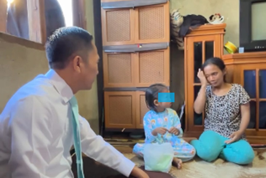 Wali Kota Palembang Kunjungi Siswi SDN 150 yang Viral Karena Mata Lebam