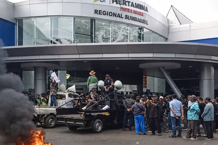 Demo di Pertamina Sumbagsel, Massa Soroti Masalah Antrean Solar Hingga Dugaan Penyimpangan BBM