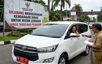 Larangan menggunakan kendaraan dinas untuk mudik lebaran. Gambar rekayasa Ilustrasi AI hanya sekedar pendukung berita.